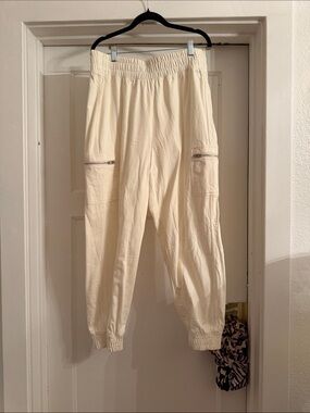 DSG Cream Joggers with Zip Pockets